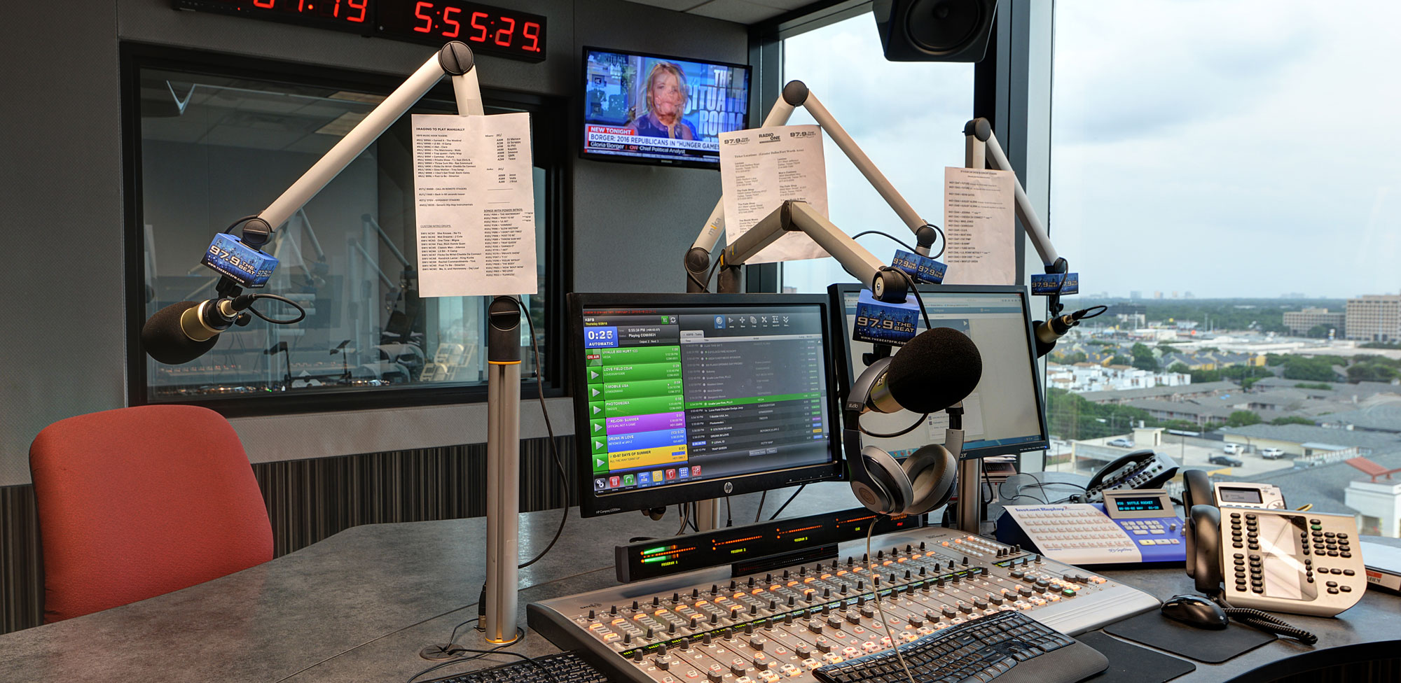Radio One DJ Desk, Dallas