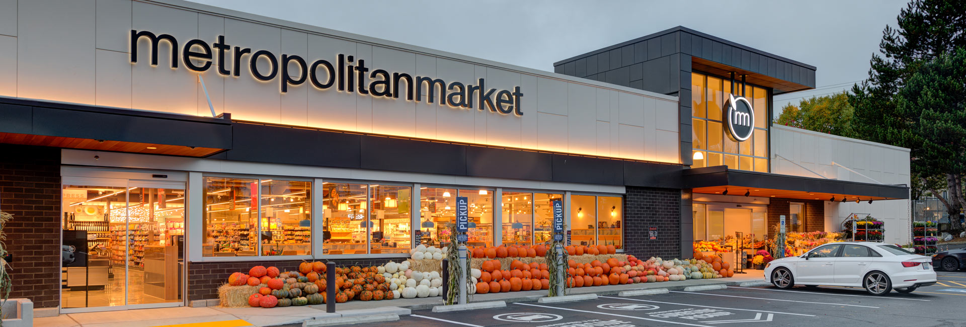 Exterior of Metropolitan Market in Crown Hill