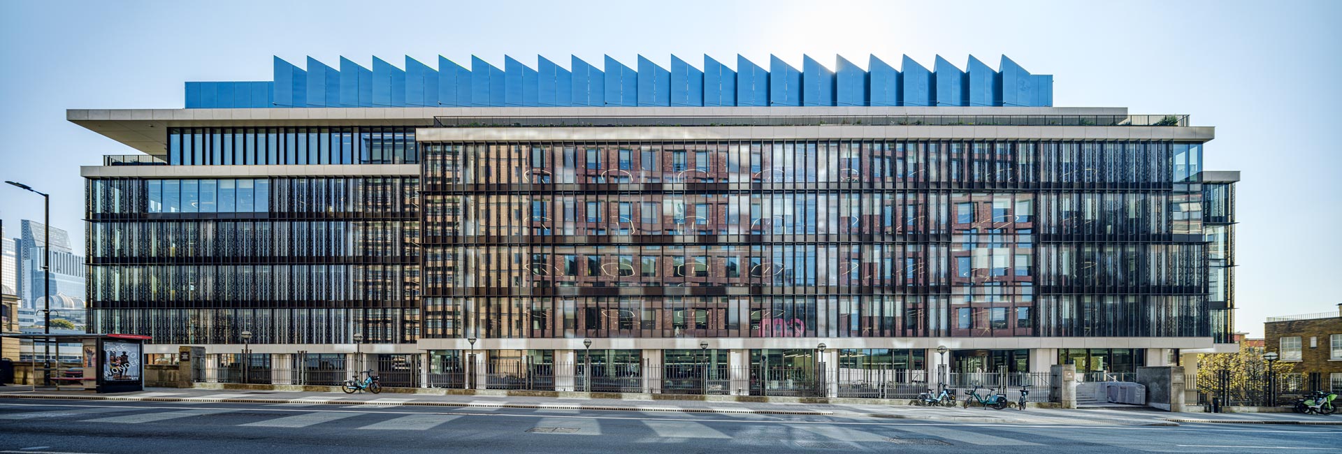 Exterior building of the Financial Times Building